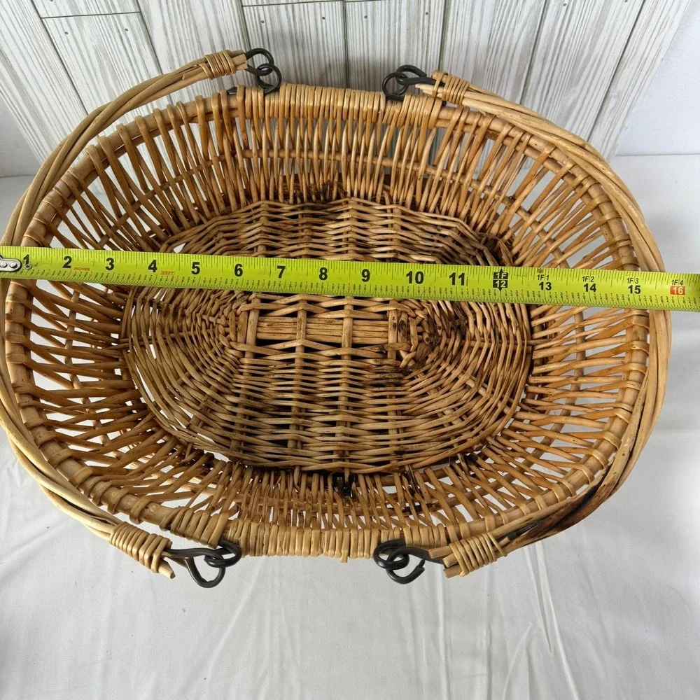Vintage Oval Wicker Basket with Folding Handles‎ Natural Tan Farmhouse Decor